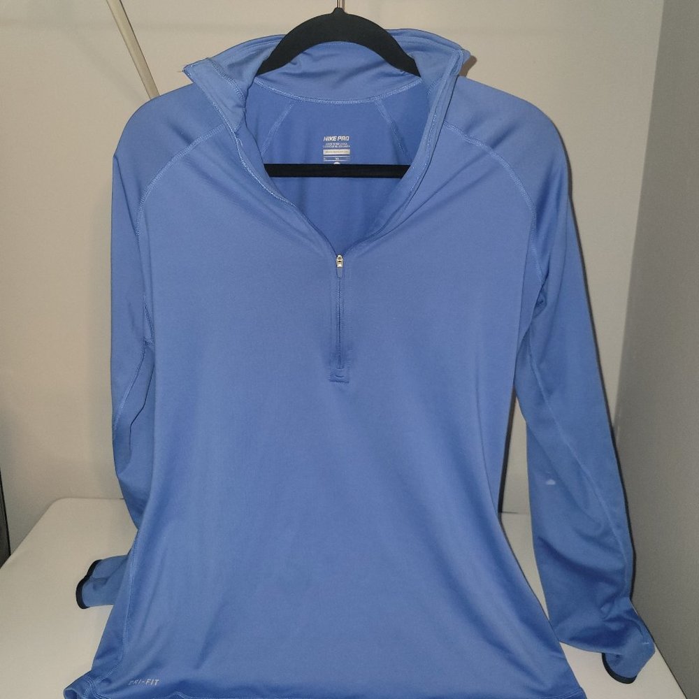 NIKE WOMENS FITNESS DRI FIT LONG SLEEVE SWEATER